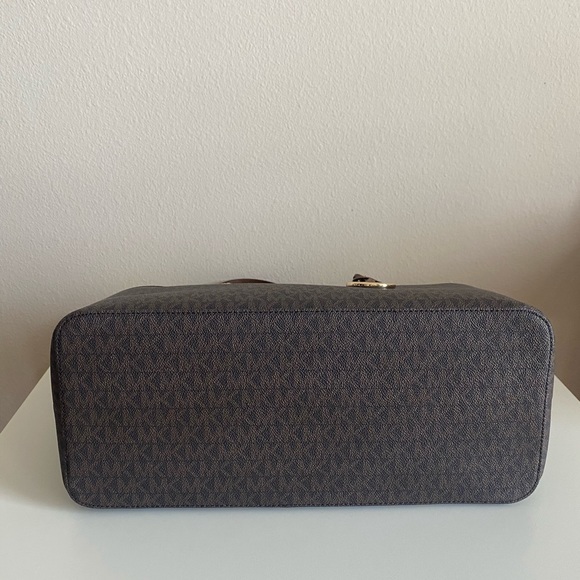 Michael Kors - Picture 8 of 8